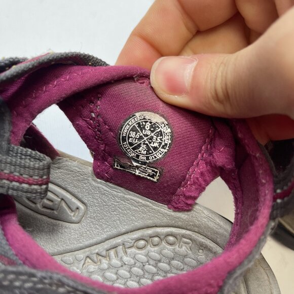 Keen Sandals Womens Size 8 US Hiking Magnet Sangria Pink / Gray Waterproof - Picture 11 of 12